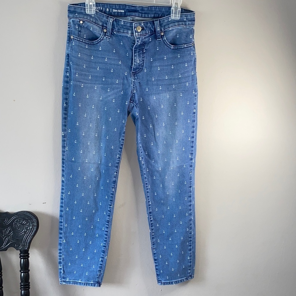 Chic Blue Ankle Jeans with Nautical Print